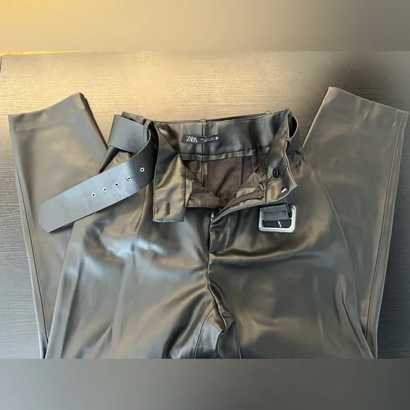 Zara Women's Faux Leather Black Cropped Pants - Picture 4 of 12